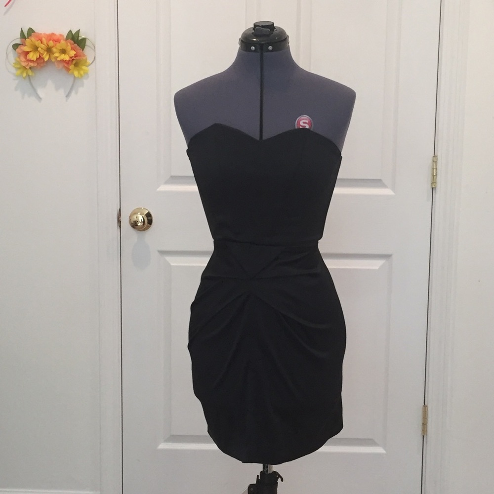 Strapless semi formal dress